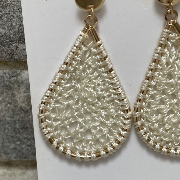 ❤️ GAP TEARDROP EARRINGS NEW - Picture 3 of 3